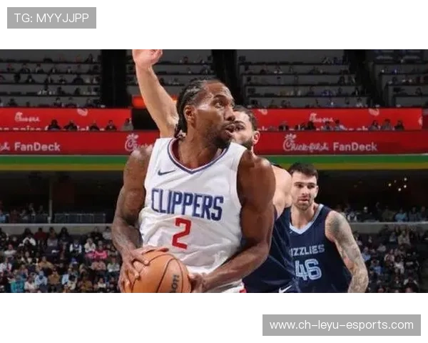 伦纳德快攻补篮得手,快船把胜利带回主场