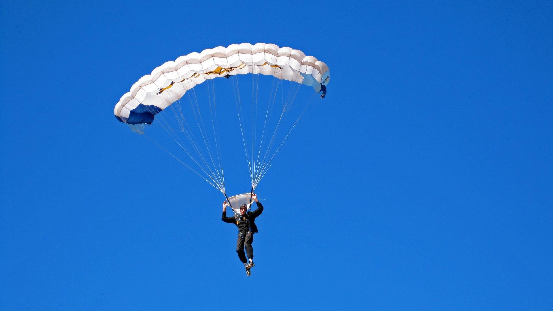 “胡利安·门德斯的领导能力和球技，推动阿根廷美洲狮队成为橄榄球强国”